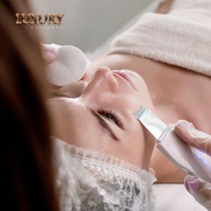 Tái tạo bề mặt da căng bóng, loại bỏ lớp sừng già, hỗ trợ điều trị mụn
